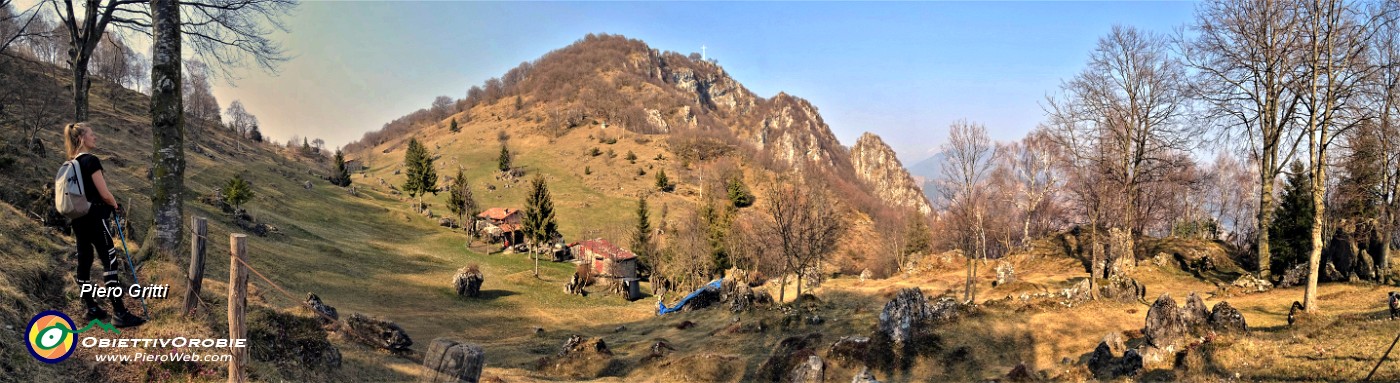28 Bella radura con vista sul Monte Zucco.jpg